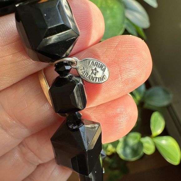 Tarina Tarantino Resin Bead Stretch Cameo Heart Bow Bracelet - Picture 9 of 12